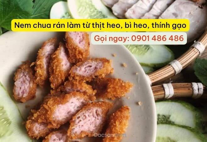 Nguyên liệu làm nem chua rán là từ thịt heo tươi, nóng , ngon nhất là heo mới mổ.