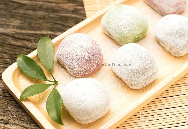 Bánh mochi có nhiều màu sắc, hương vị do sử dụng các nguyên liệu đa dạng.