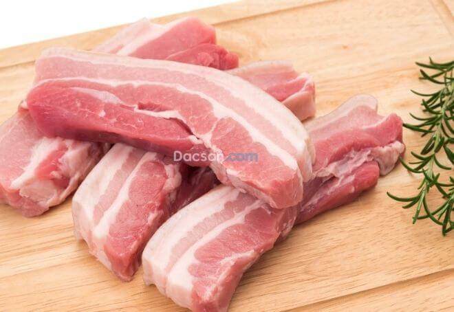 Có miếng thịt ba rọi ngon, chế biến ngay món rang cháy cạnh là chuẩn bài! Có miếng thịt ba rọi ngon, chế biến ngay món rang cháy cạnh là chuẩn bài!