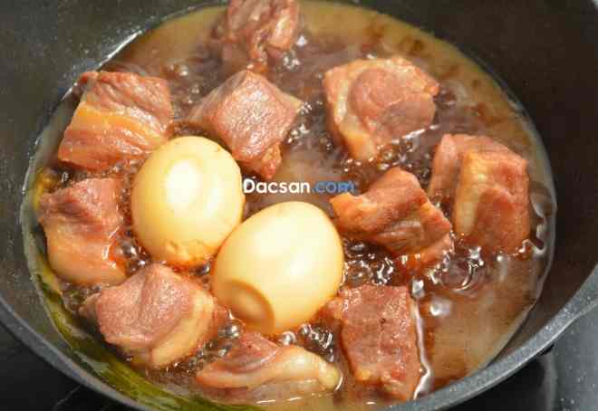 Có xốt kho này, đun liu riu, đảm bảo ngon nhức nách! Có xốt kho này, đun liu riu, đảm bảo ngon nhức nách!