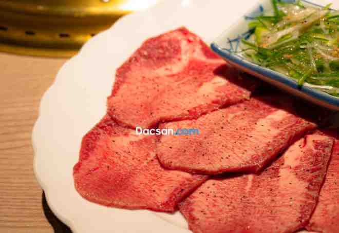 Lưỡi bò là phần ngon nhất của con bò! Lưỡi bò là phần ngon nhất của con bò!